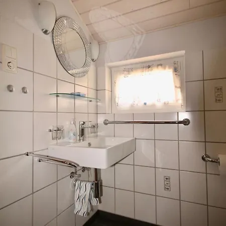 In By Interhome * Бол